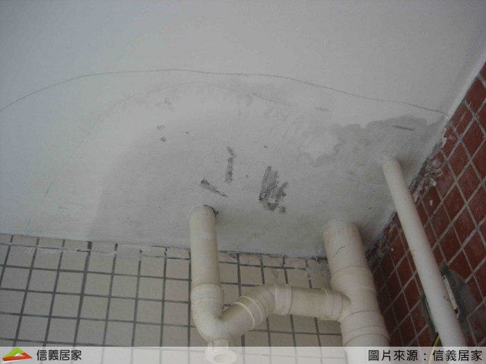 記得記錄滲水情況是持續滲漏，或只有特定時間滲漏，例如樓上用水時，持續滲漏代表有可能是管線破損，而特定時間漏水則可能是地面防水不良所導致。