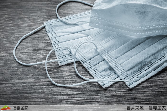 X口罩隨意放