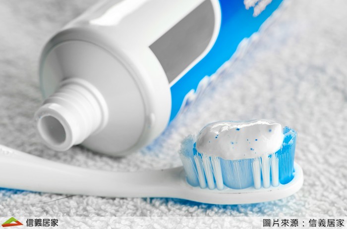 ▲即使過期了清潔效果依然存在，用來清潔小物、防霉還是很好用的喔！