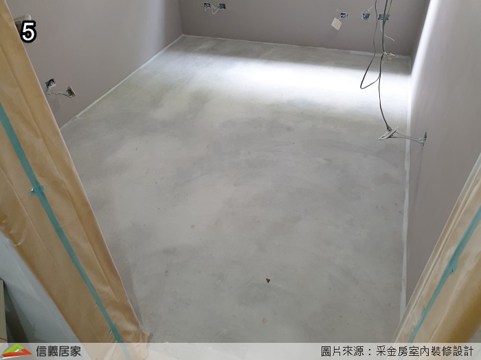 步驟5／水泥乾後再上一層防水漆，以免地板反潮。然後，就可以開始準備木地板施工囉！