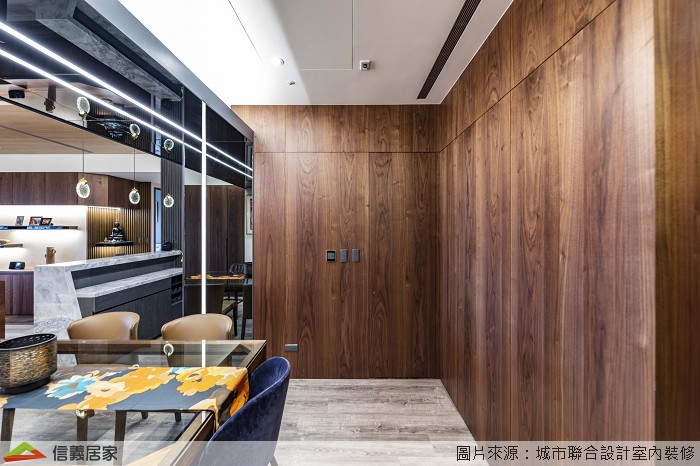 咖啡色餐廳,咖啡色玄關室內裝潢設計，包括吊燈、餐桌、餐椅裝潢圖片