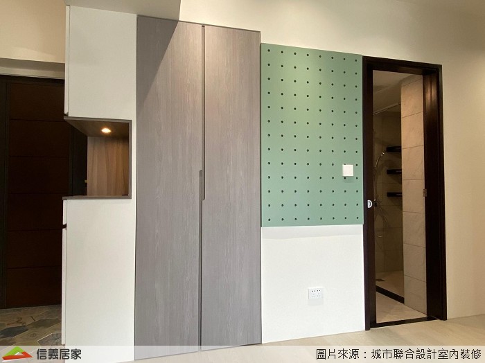 白色走道室內裝潢設計，包括收納櫃、置物櫃裝潢圖片